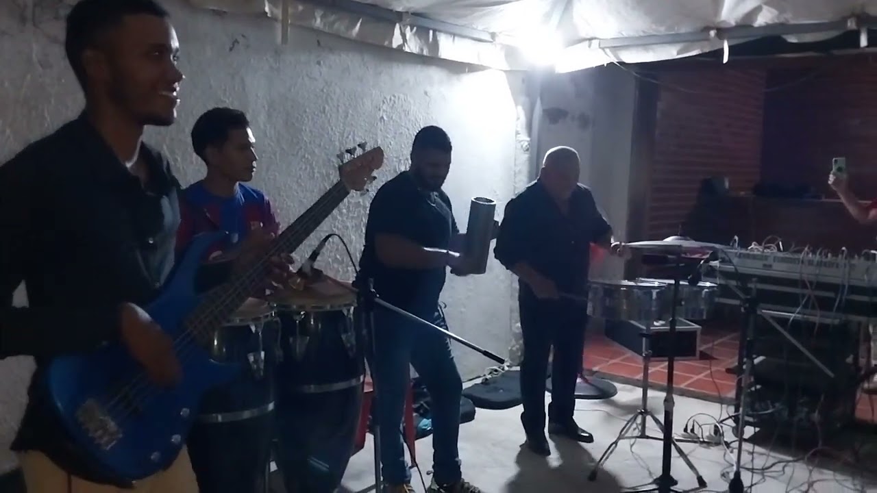 VERSÁTIL Show Raspacanilla(en VIVO) a petición del Público/Tributo a DARIGIL/LA SABANITA.(30-12-23).
