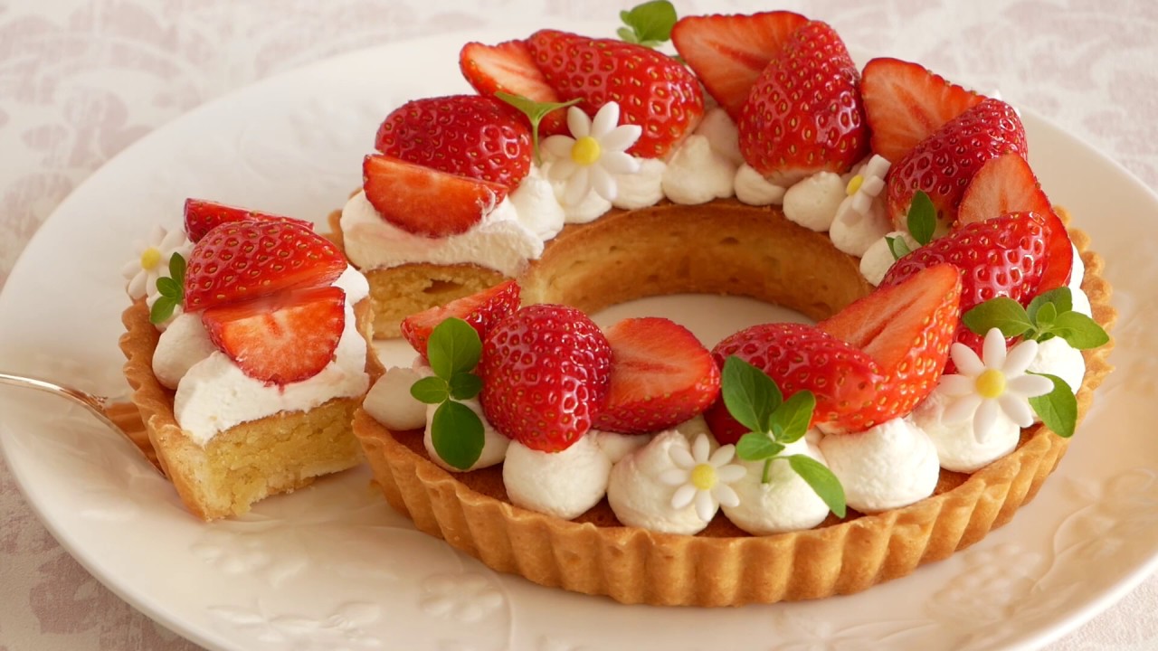 美味しくて可愛い♡苺のリースタルト| Christmas Wreath tart