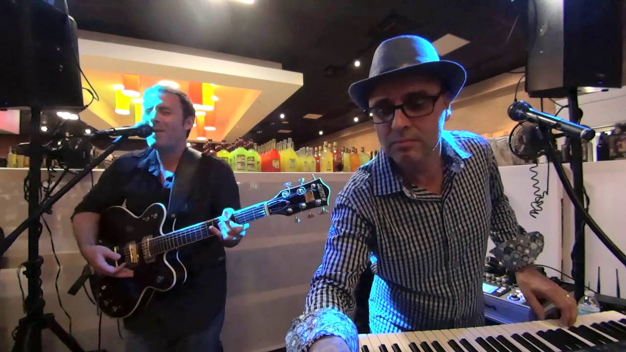 Kiss / Raspberry Beret (Prince Cover)