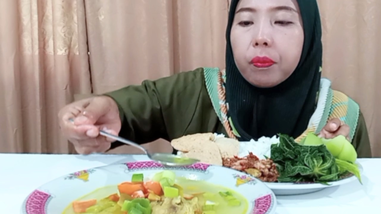 MUKBANG NASI HANGAT PINDANG AYAM 🐔 SAMBAL KABAU 🔥 DAN REBUSAN ll Sensasinya Bikin Nagih!!