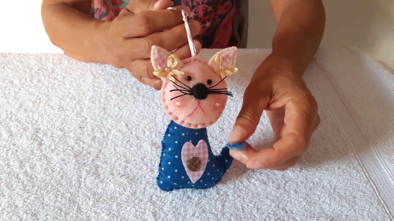 Como fazer chaveiro de gatinho em  feltro passo a passo.