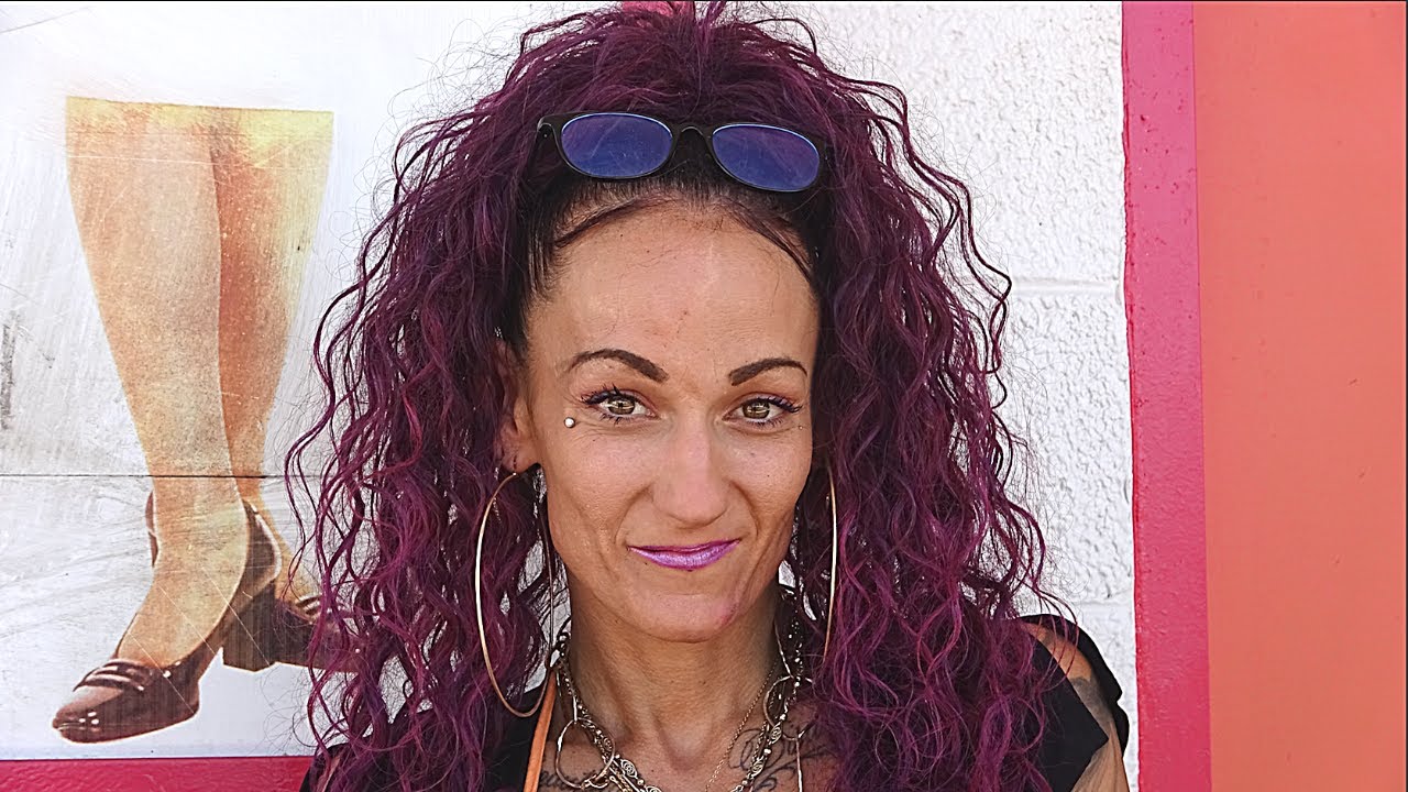 Homeless Woman Interview - Alicia Lives Alone on the Streets of Las Vegas