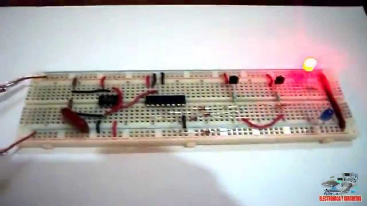 LUCES DE POLICIA CON CD4022