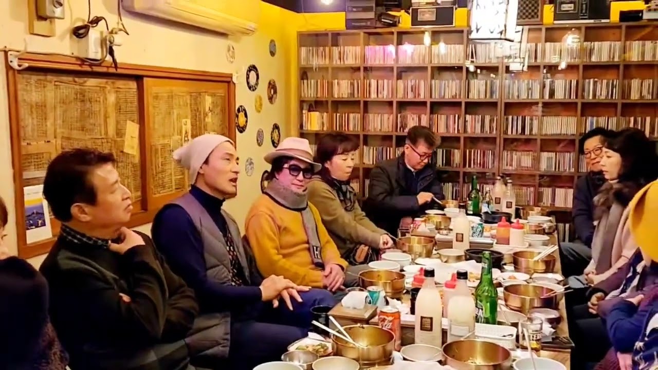 ( 2025년 9월 20일 ) 지난 2023 . 12.25 . 연기파 배우 정의갑 초대모임중 영상 ..( 부산 대연동 )