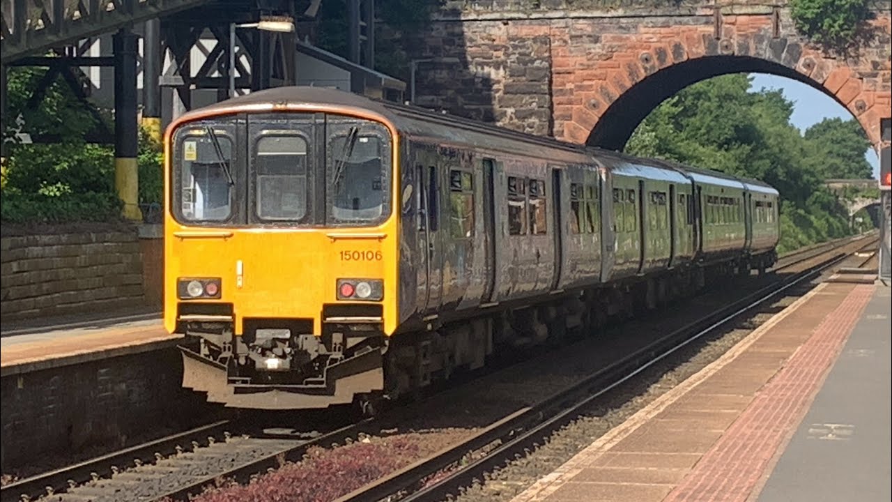 Trains at Hunts Cross