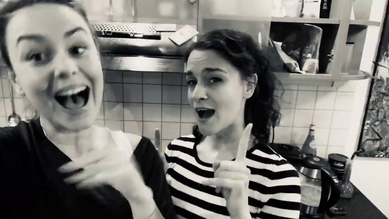 Andrea Bučko & Dominika Kavaschová - Nezničiteľná žena (Petra Vlhová)