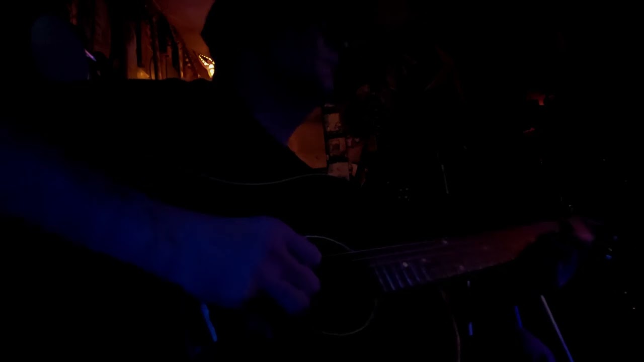 Detectorist with gibson j45 tuned to standard