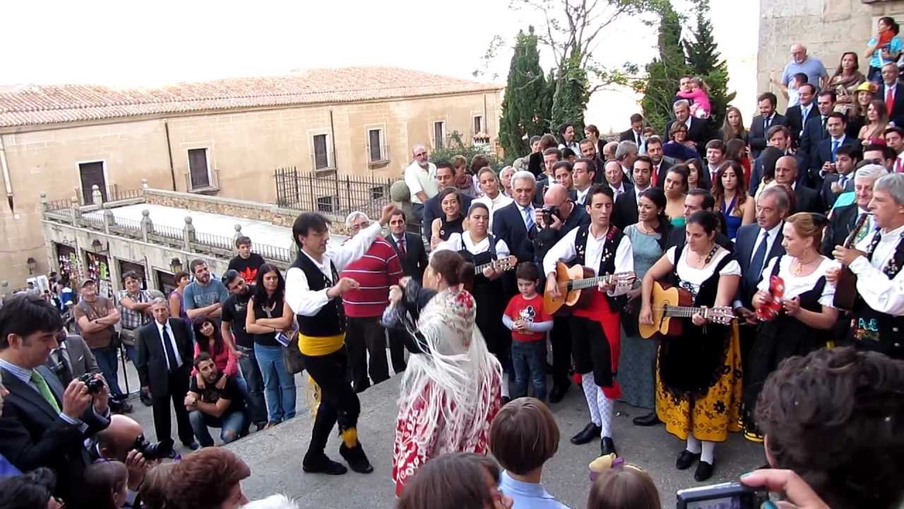 CÁCERES. Jota de Guadalupe en una boda.mov