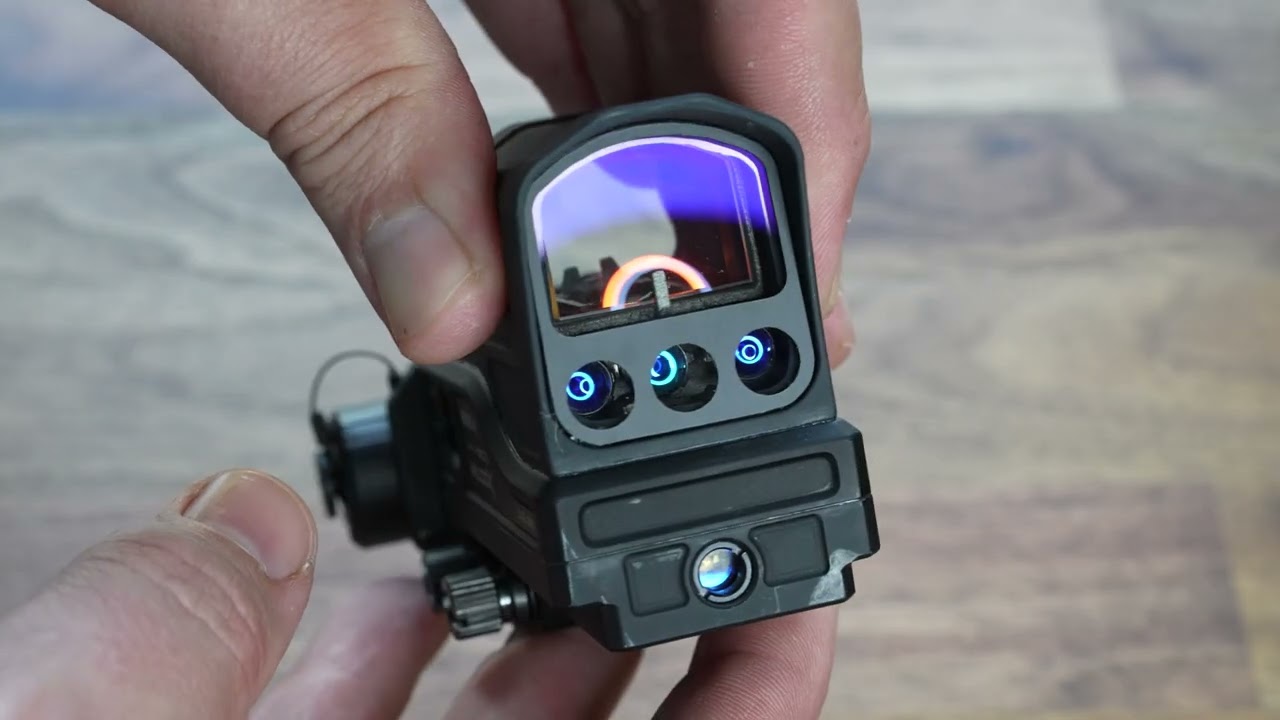 Wilcox BOSS-XE - the combination of a reflex sight and laser aiming device