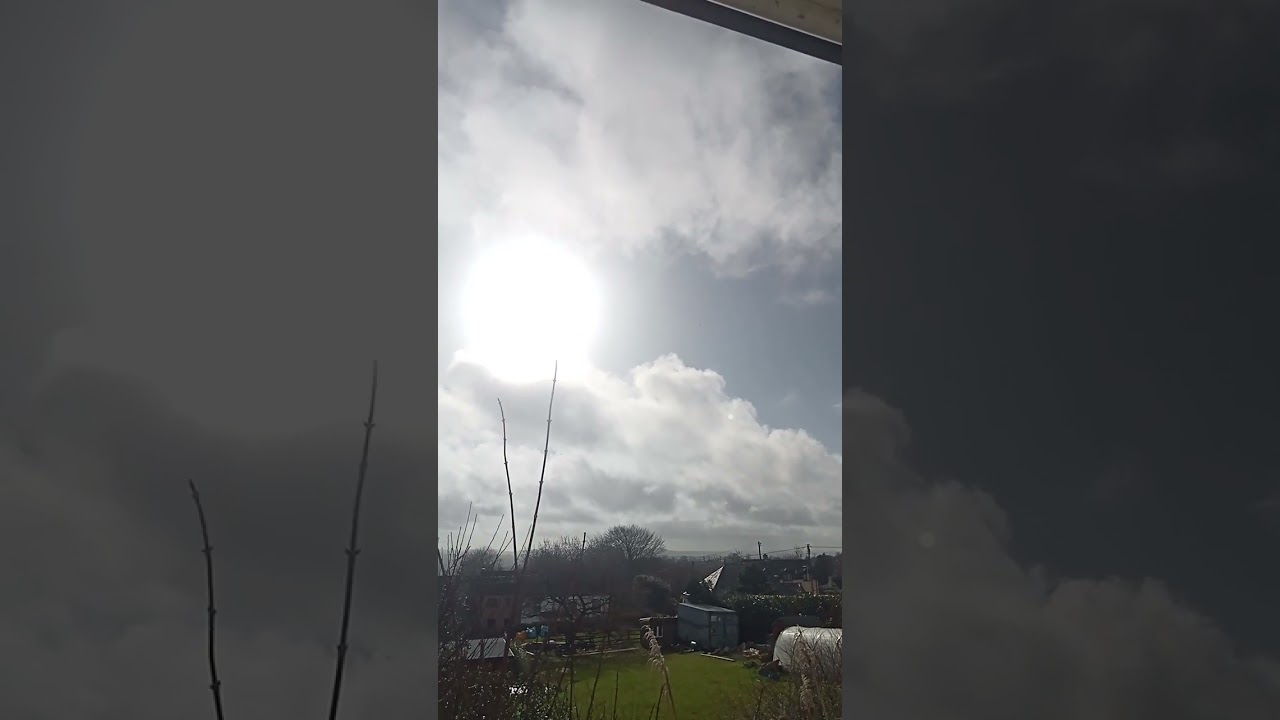 6 February 2026 The sun is out and the clouds are moving fast #winter #nature #sunshine #cornwall