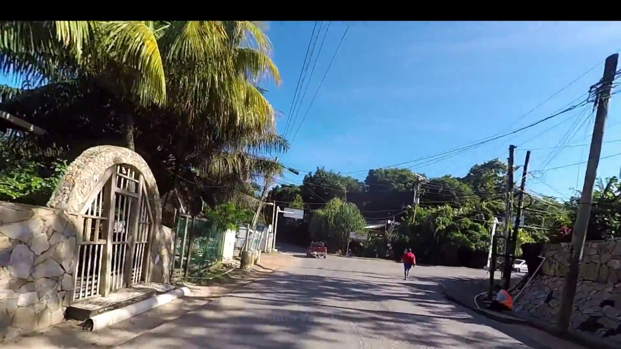 Roatan, Honduras Driving to West Bay from West End Nov 2016