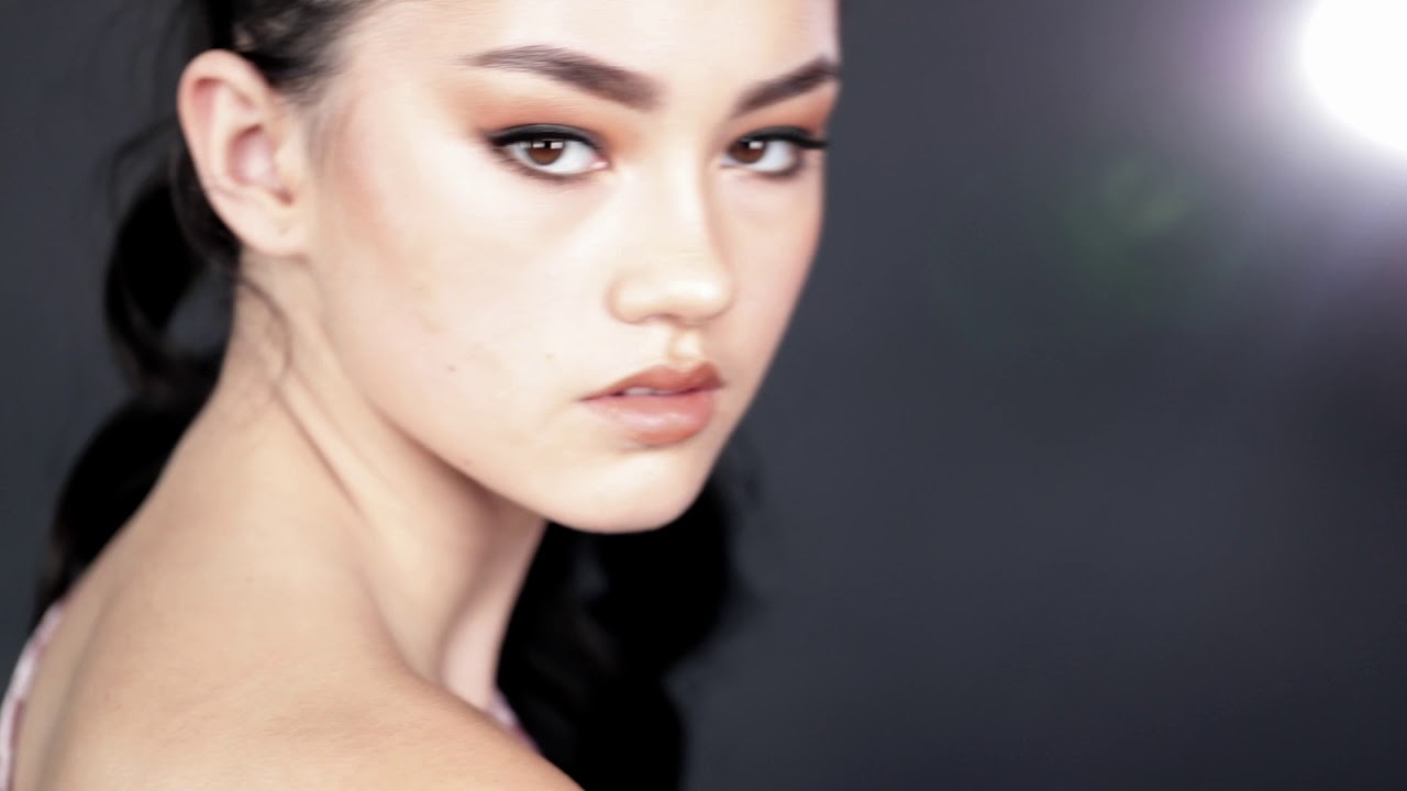 Sappho New Paradigm Natural Makeup Evening Looks