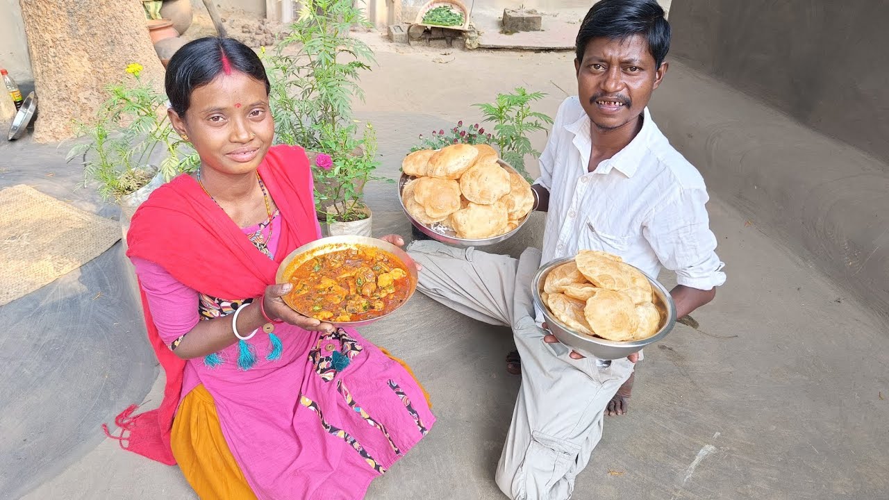 গরম গরম ফুলকো লুচি, তার সঙ্গে চিকেন কষা অসাধারণ স্বাদ।।  Fulko Luchi, Tar Shonge Chicken Kosh