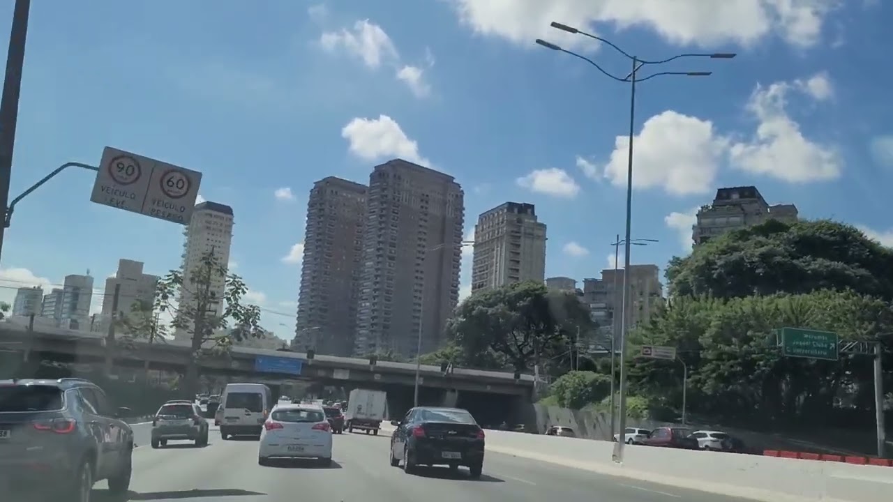 Driving pleasantly on Marginal Pinheiros in S&atilde;o Paulo. S&atilde;o Paulo, Marginal Pinheiros, Linda!!!