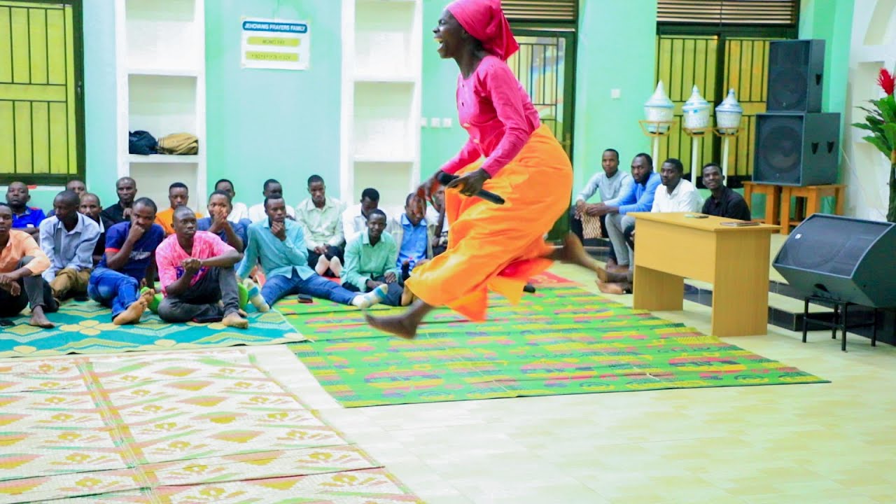 WAMUHANZI BABENZE YAGUZE IBITAHANWA NONEHO DORE IBIBAYE