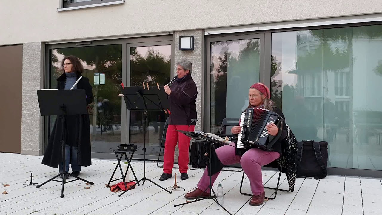 Rond de St. Vincent - played by Les Salicornes