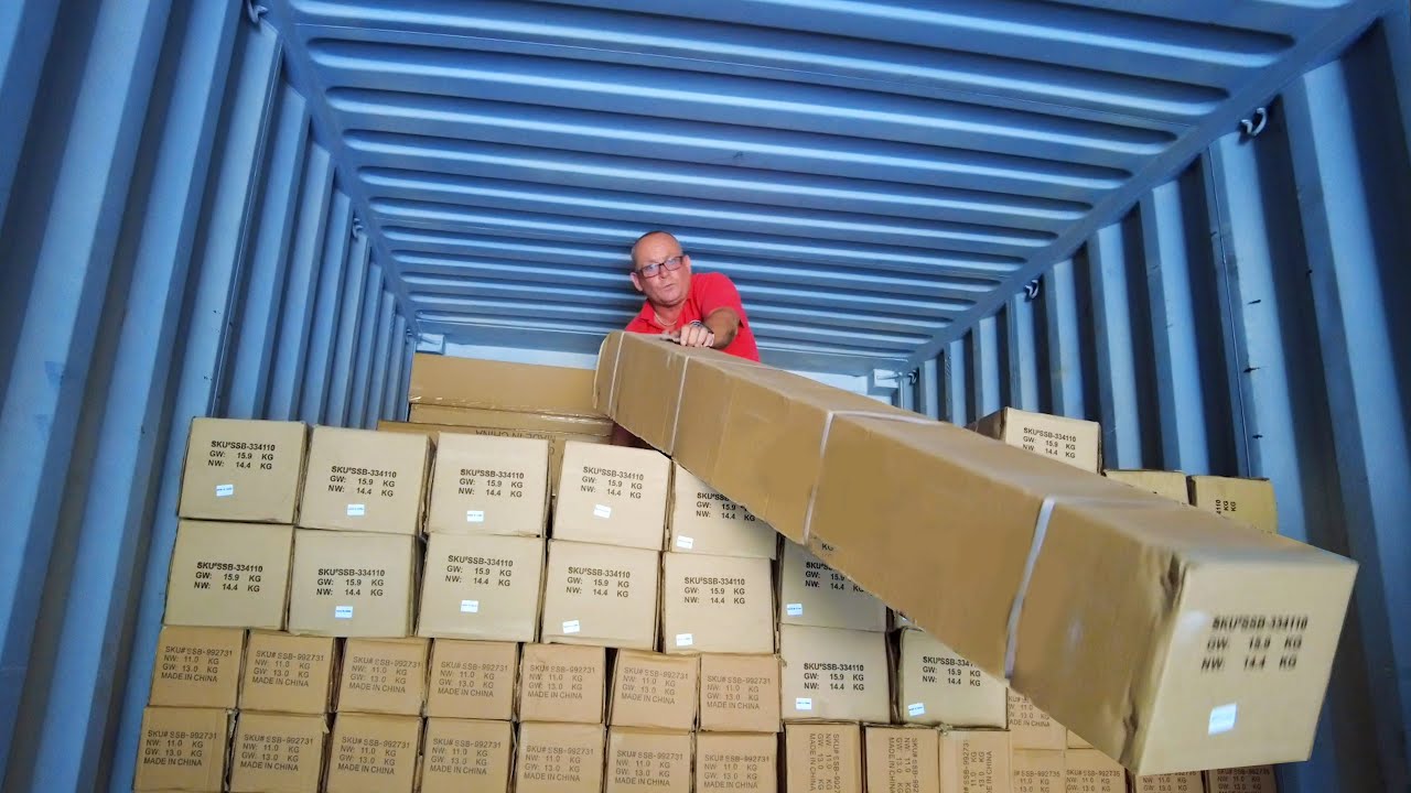 Unloading 1000 Boxes From shipping container  | TimeLapse | Reds Removals
