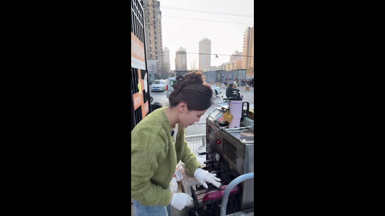 翻了个翻，来摆摊