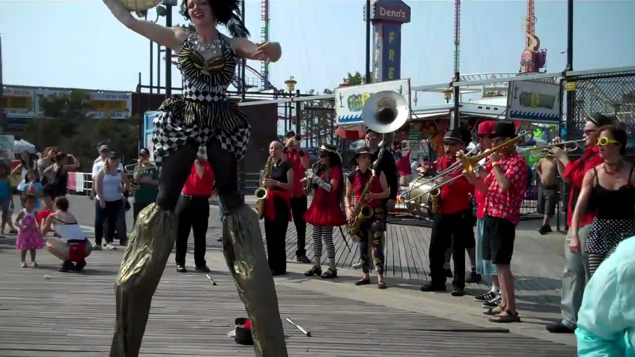 The Hungry March Band at Deno's Wonder Wheel Park - Last song