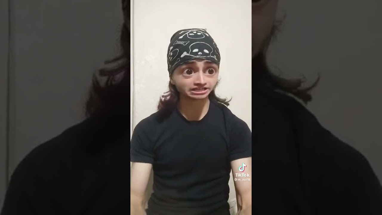 وقت الطلاب يكونوا اغبياء والاستاذ يكون اغبى منن