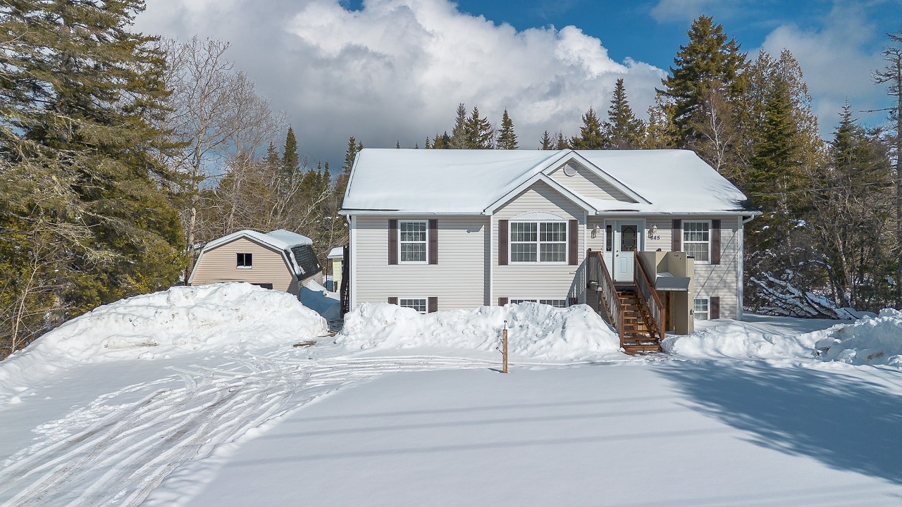 Spacious Raised Bungalow on 0.53 Acres!