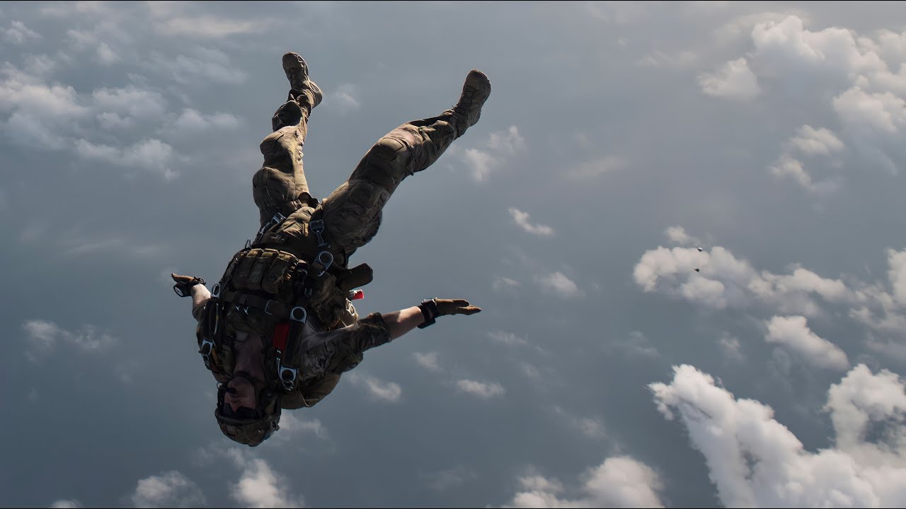 Pararescuemen (PJ) HALO Jumping