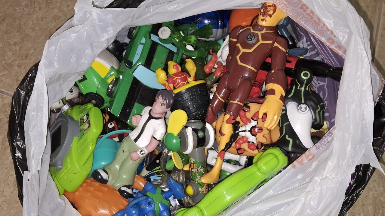 BONECOS DE BEN 10 MUITO RAROS E ANTIGOS!!!!!!