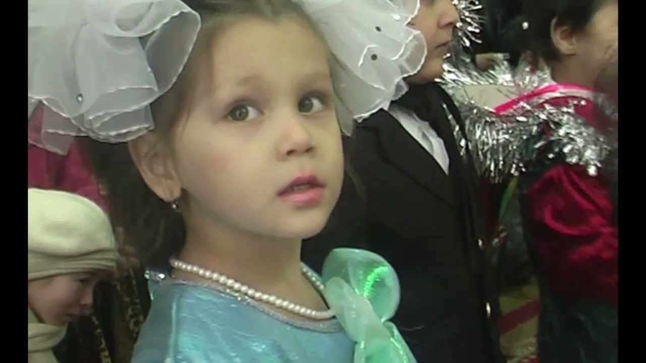 44-видео. 22.12.2008. новогодний утренник.детский сад  18. диля.