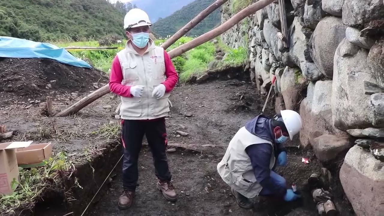 HALLAZGOS EN YURAQ RUMI &Ntilde;USTA HISPANA - VILCABAMBA