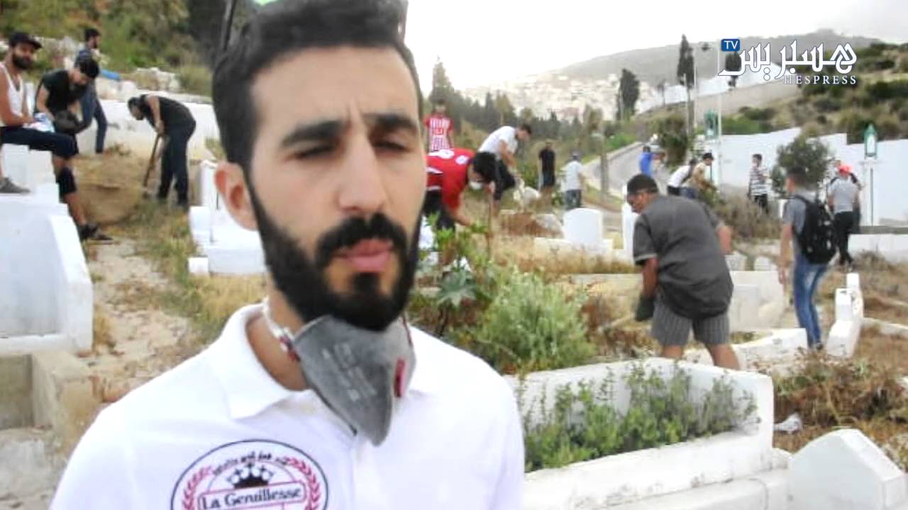 تنظيف مقبرة في تطوان