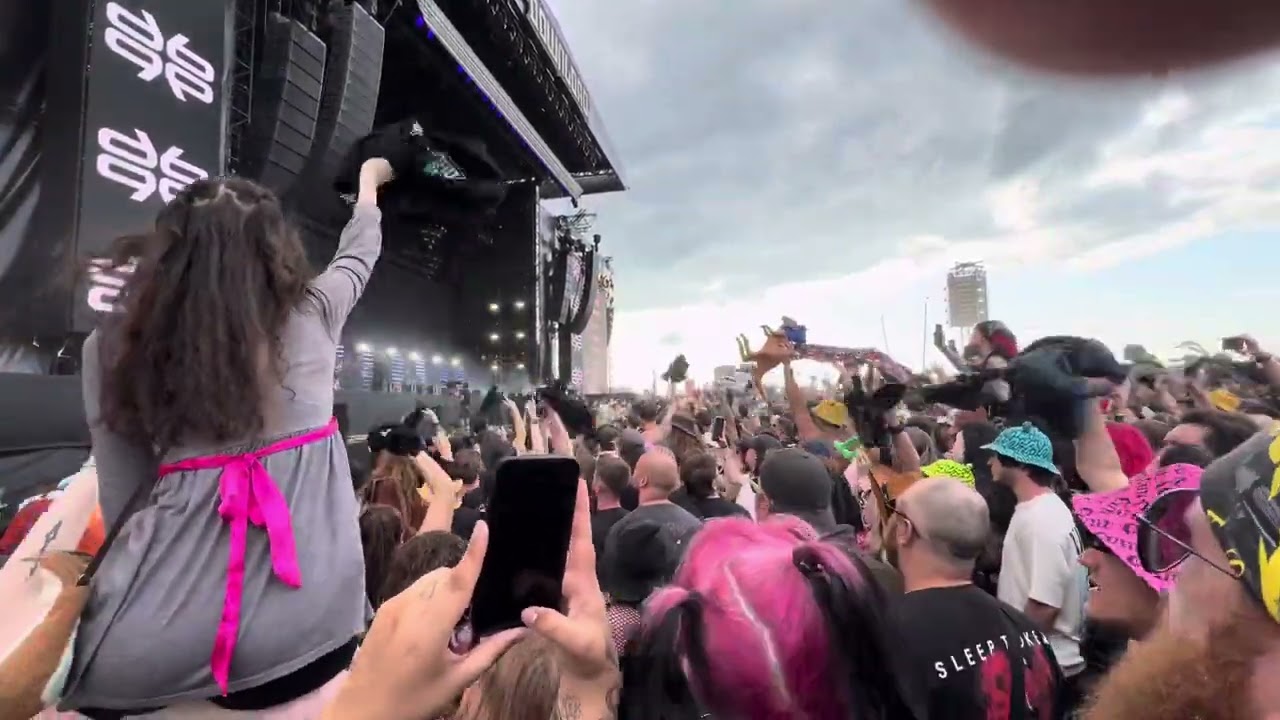 Don Broco - T Shirt Song (Live) @ Download Festival 25 , 15/6/25