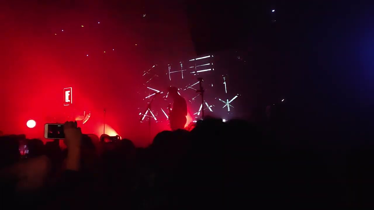 She Past Away - Durdu Dünya (Live in Istanbul)