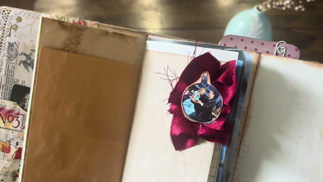 #ChristmasinJulySwap2024 Paper Bag Folio Journal for @TuckerandTulipsdesigns