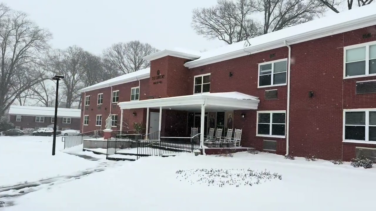 Snowy day around the Rock Hill Oratory 