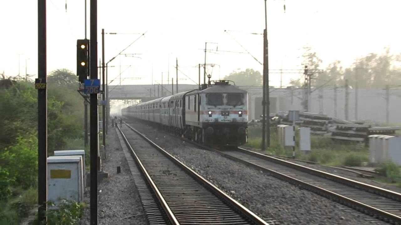 12417 Prayagraj express