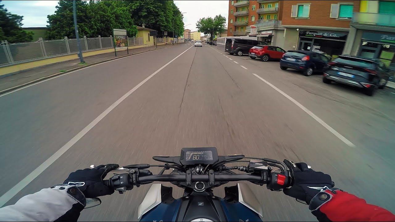 Honda cb125r - Ride to school.