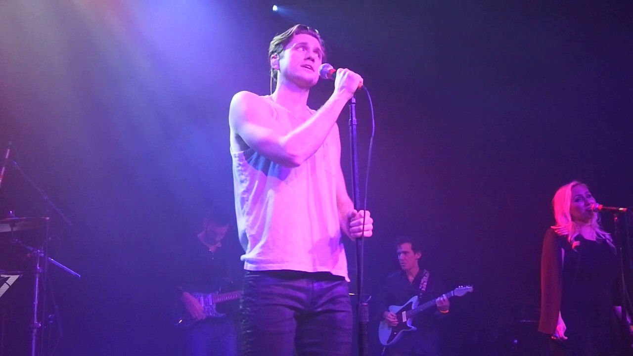 Aaron Tveit - Castle on the Hill - TLA 3.04.2017