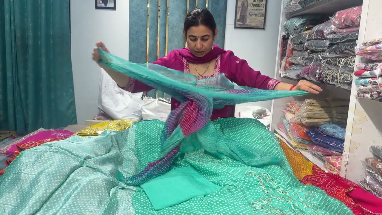 बनारसी सूट बहोत प्यारे handwork me suit प्यारे प्यारे रंग के साथ 👉8950608489👉89018 38838
