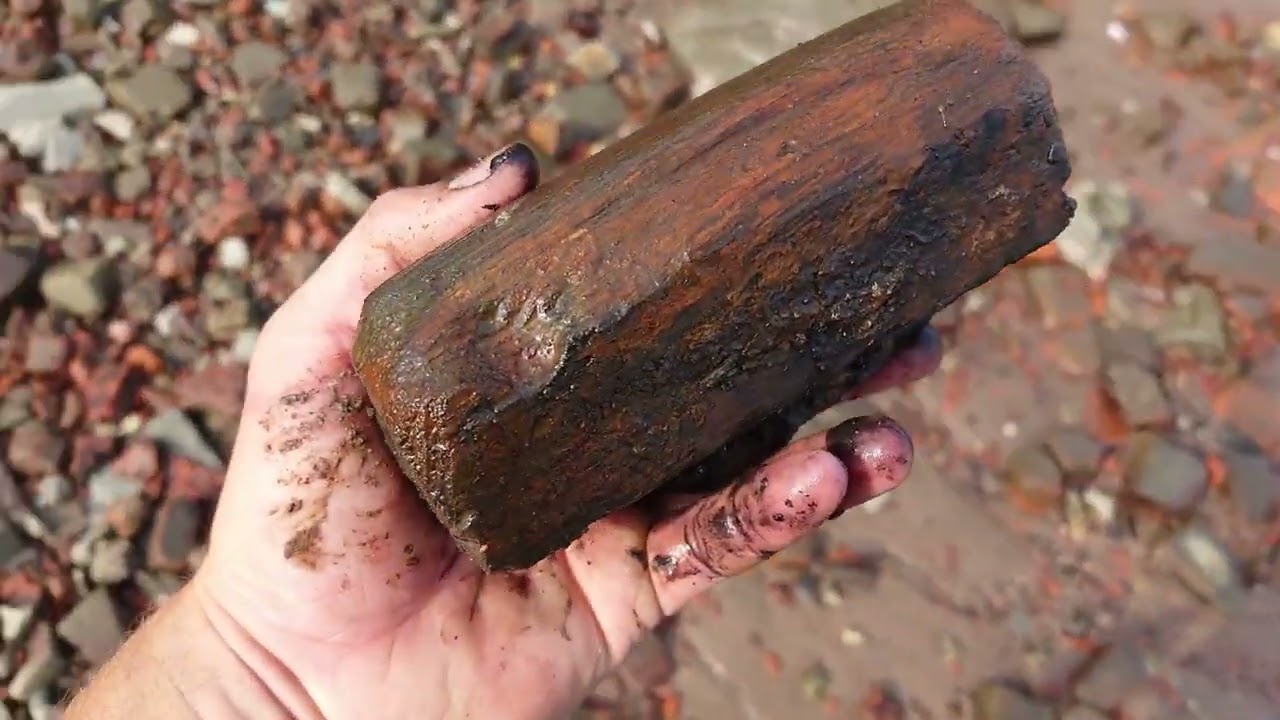 Hamburger Bombenschutt im LK Stade   Auf der Suche nach stillen Kriegszeugen am Strand
