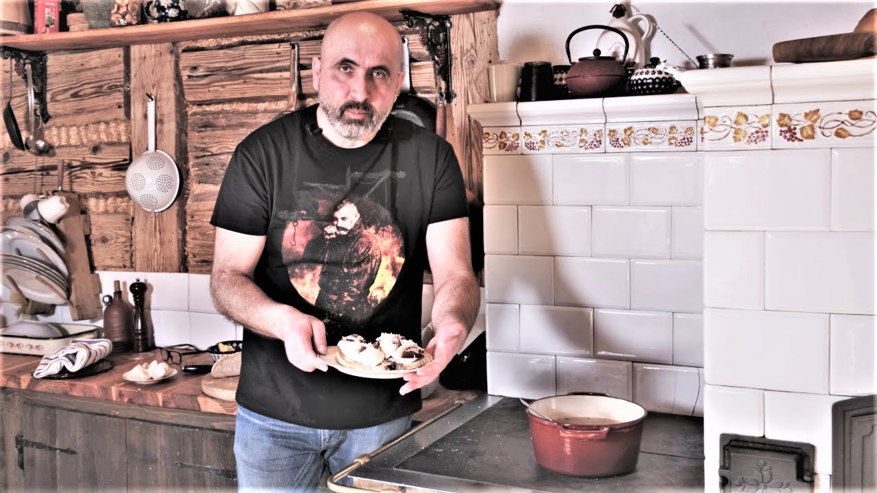 Tradycyjne wiejskie życie oraz prosty przepis na jajka po szlachecki. Zobacz to w@Ostoja Tradycji