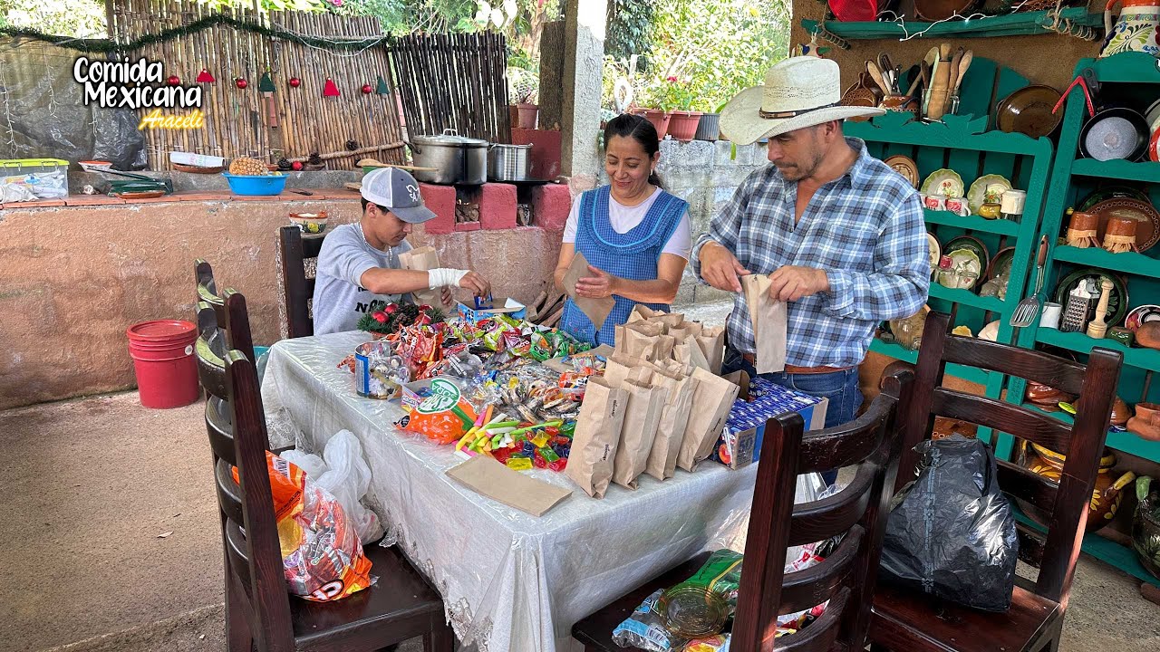 Nos Tocó la Posada Aquí En El Rancho y Gracias a Dios 🙏 Pudimos Regalar Aguinaldos, Pozole y Ponche