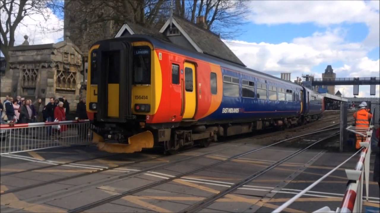 *BROKEN* Lincoln Central Level Crossing (30/03/2016)