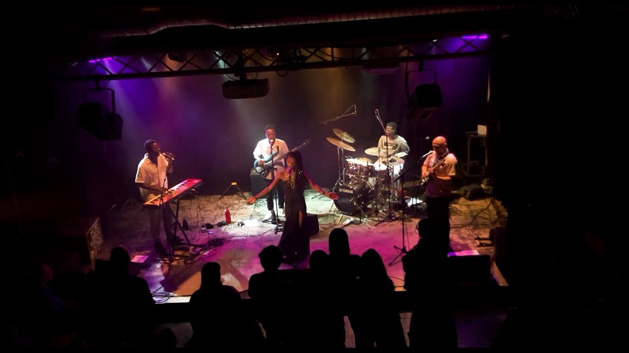 Yadicone Bass&egrave;ne &ndash; Comme une lionne en cage (Live Afro Jazz To&Iuml; To&Iuml; Le Zinc) | Concert 2025