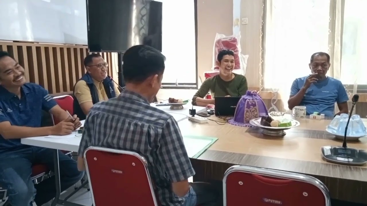 RAPAT PERDANA DI AWAL TAHUN 2026 MAKAN SIANG BERSAMA DI BAPPERIDA 