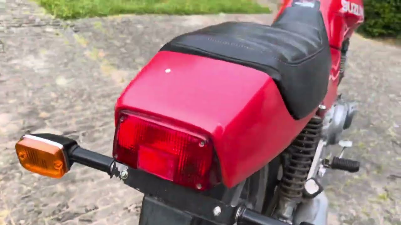 010 - Suzuki GSX400E cold start
