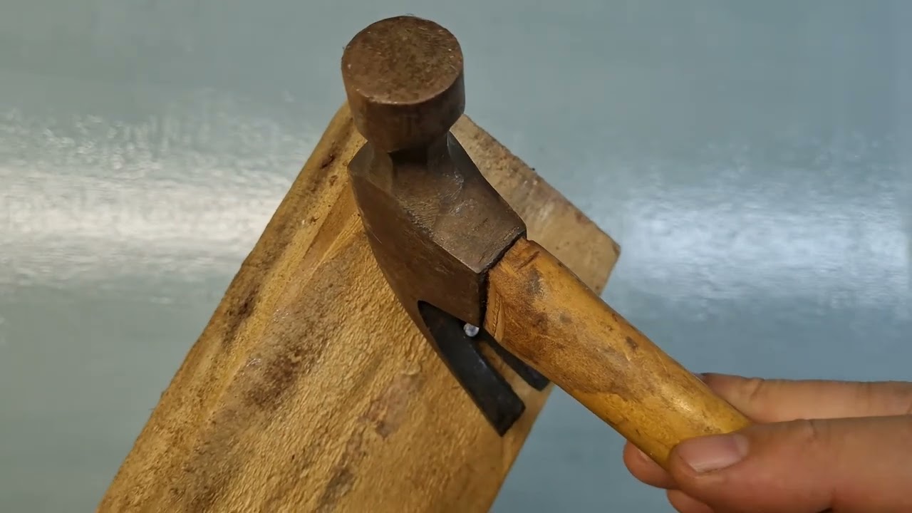 Jak usunąć gw&oacute;źdź młotkiem 🔨🔨🔨🔨🔨🔨