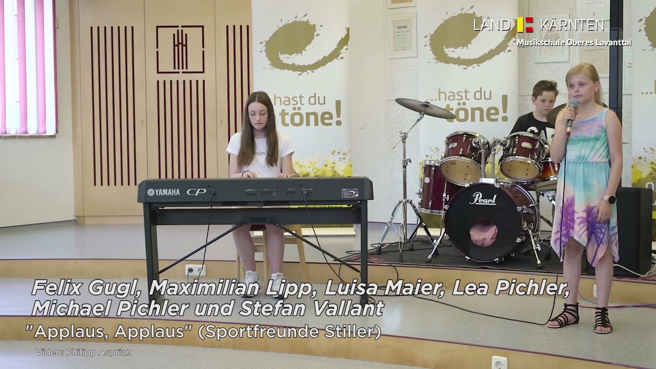 Applaus, Applaus (Sportfreunde Stiller) - F. Gugl, M. Lipp, L. Maier, L. und M. Pichler, S. Vallant