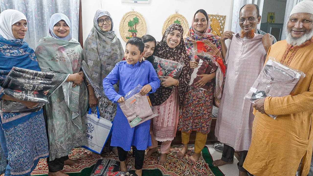 প্রিয়জনদের ঈদের জামা বুঝিয়ে দিলাম 🥰 Eid Gift for Family