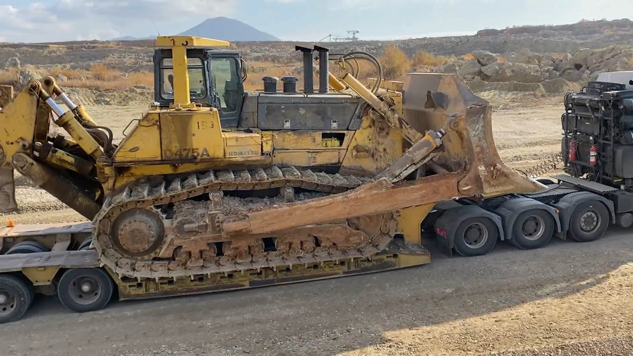 Loading And Transporting The Huge Komatsu D475A Bulldozer - Fasoulas Heavy Transports