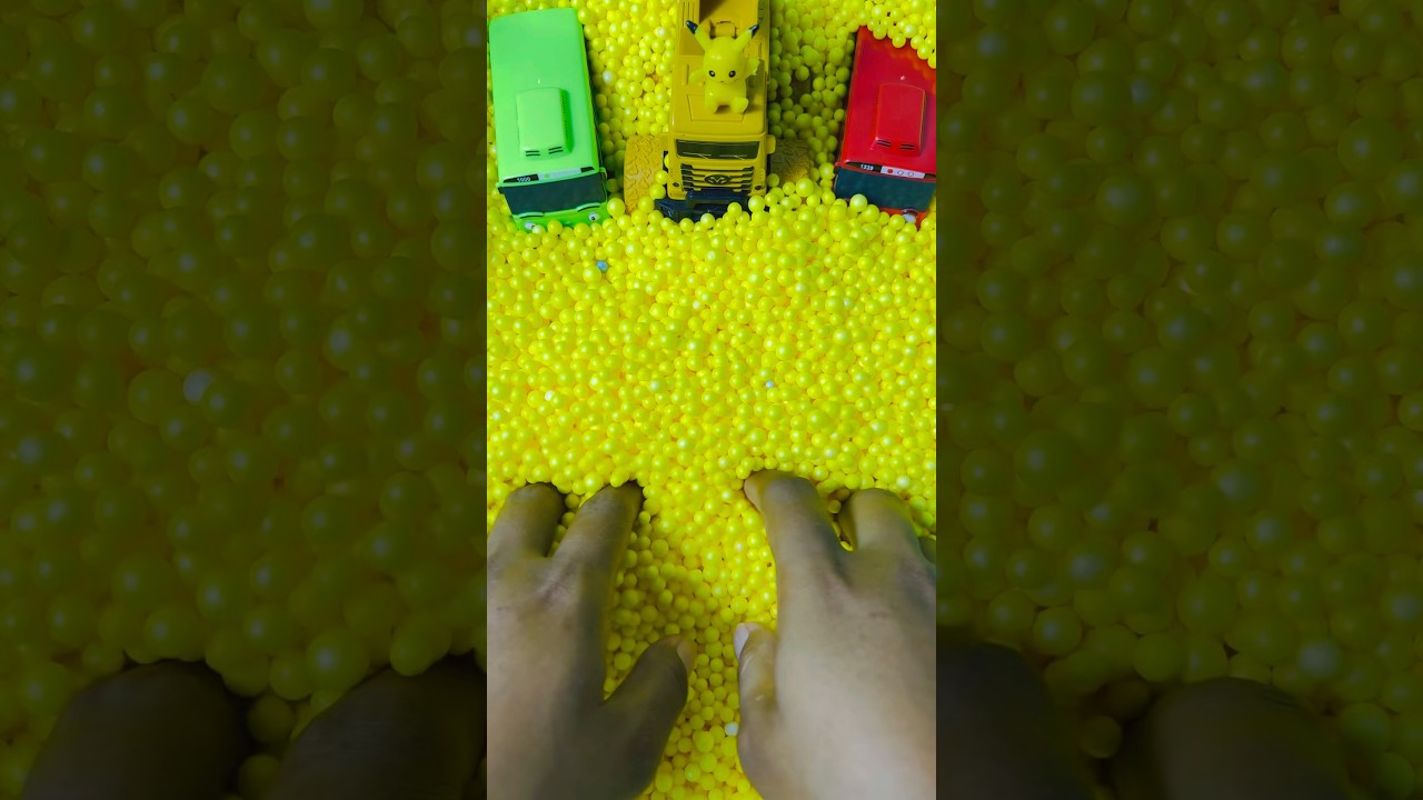 Команда по сборке #toyworld на дежурстве! 🚧💛 Этот жёлтый